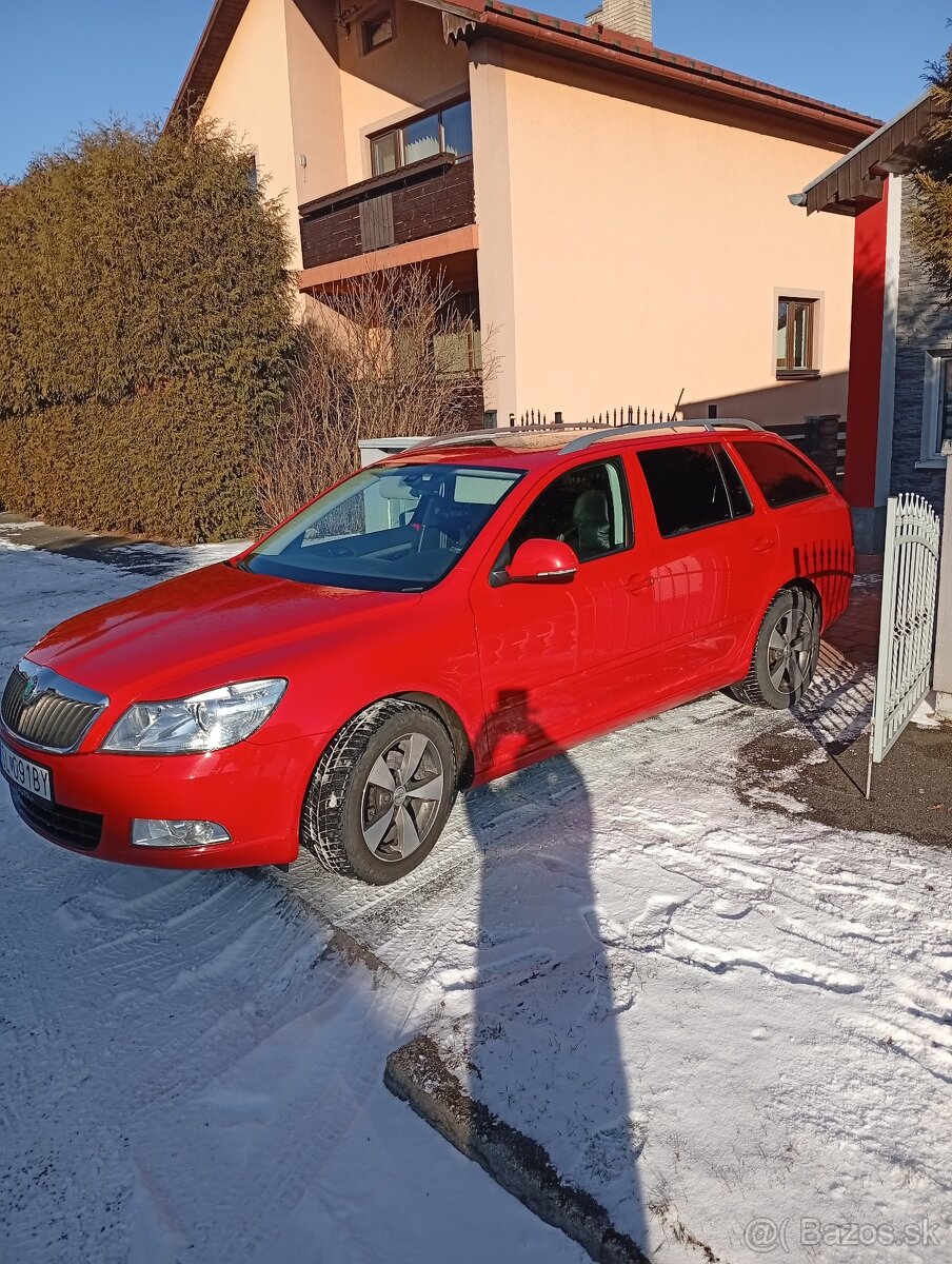 Octavia 2.0tdi koža xenon strešné okno