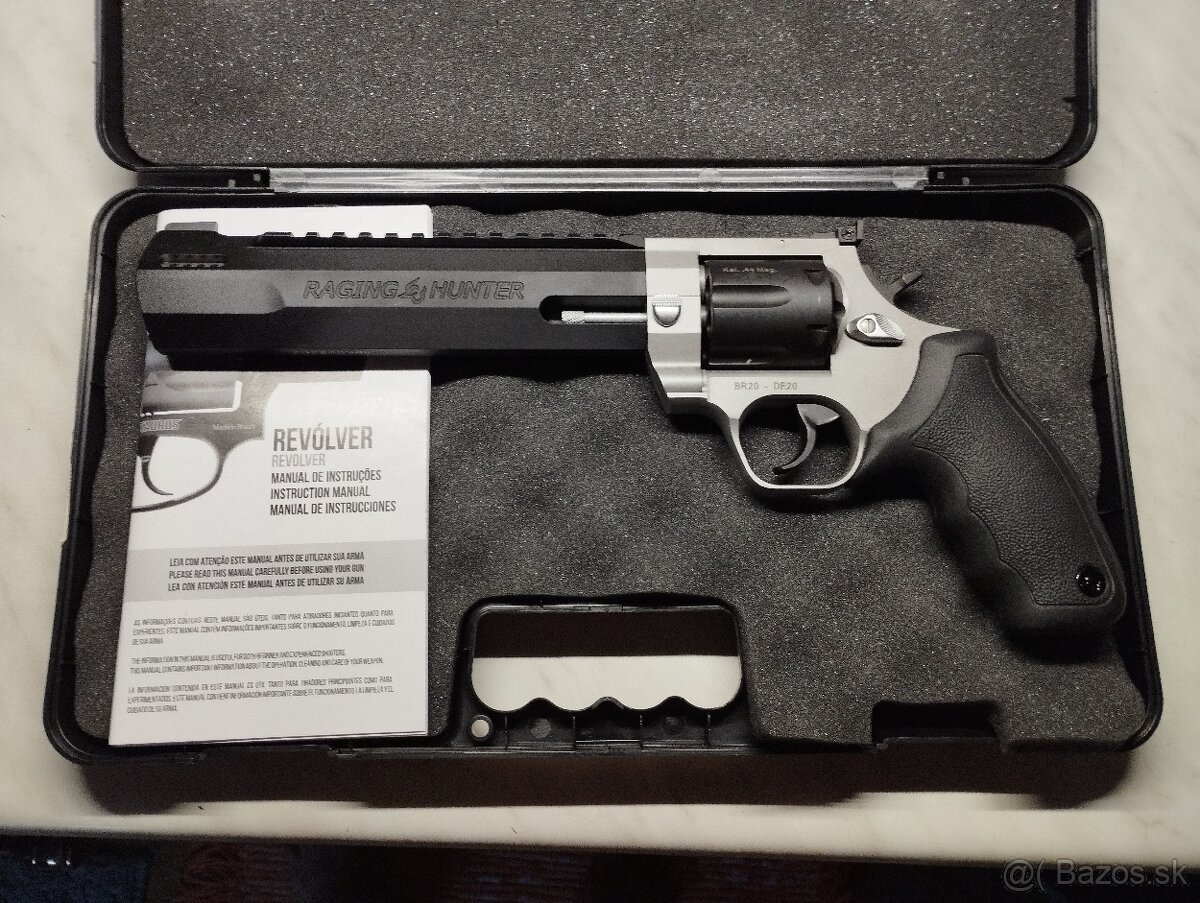 Taurus RAIGING&HUNTER 44 Magnum