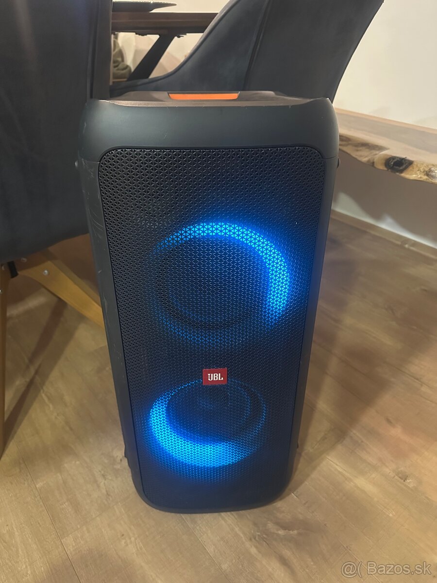 JBL 300 Pártybox