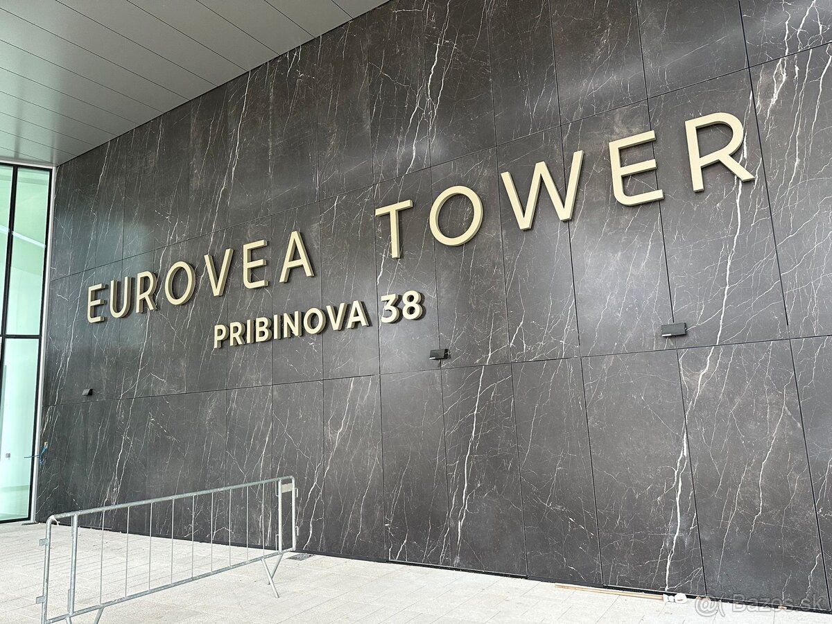 Parkovacie statie / Parking v Eurovea Tower