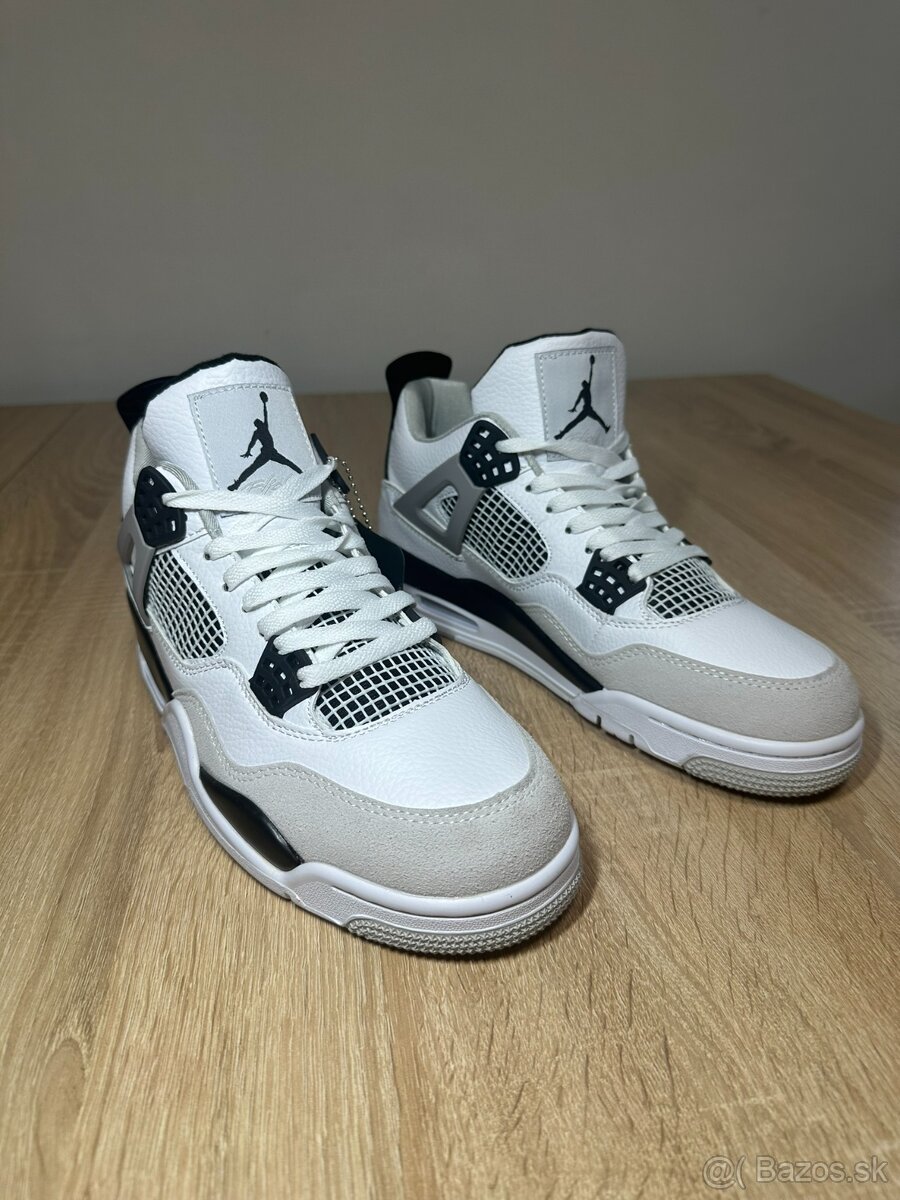 Jordan 4 Retro Military Black, veľkosť 44 – Nové