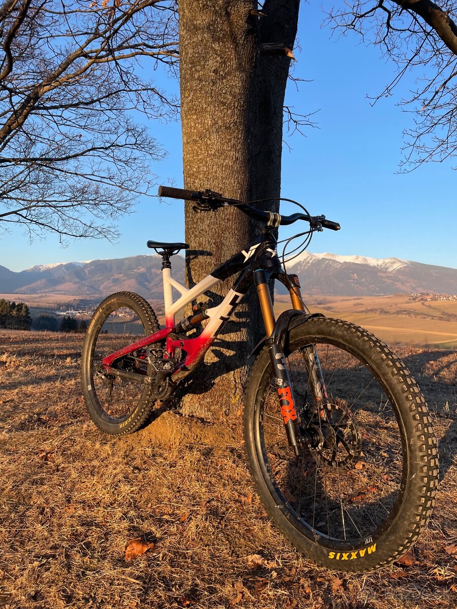 YT capra super enduro