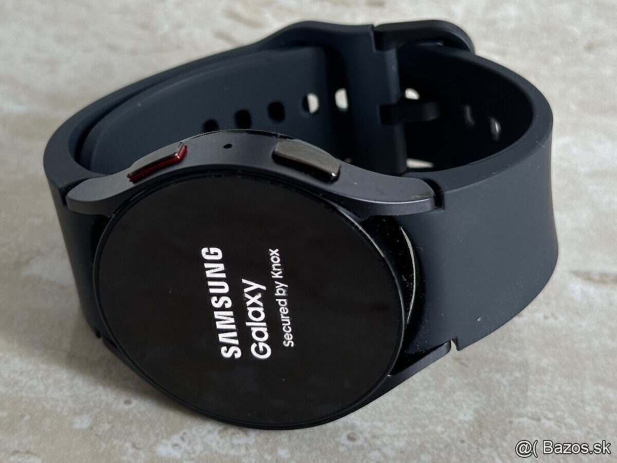 Predám Samsung Galaxy Watch 6 44mm, Graphite. Hodinky sú úpl