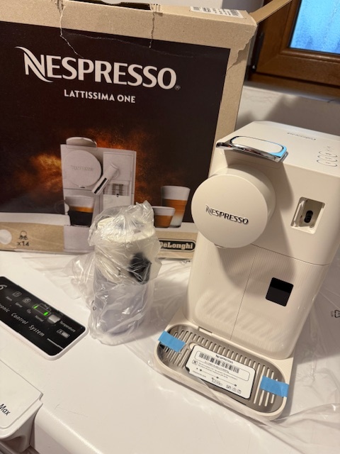 Nespresso De'Longhi EN510.W Lattissima One