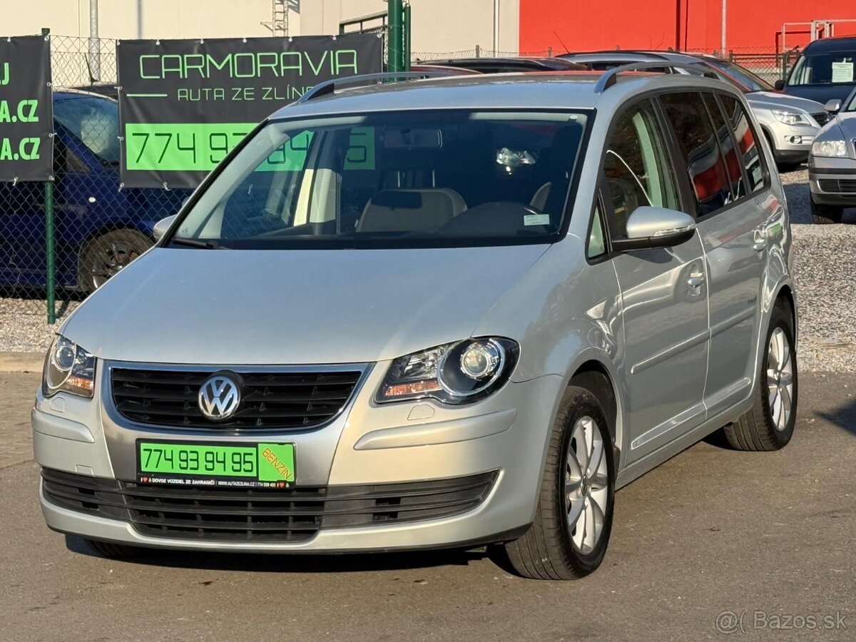 ► VW TOURAN 1,6 MPI FREESTYLE - 7 MÍST, PARKO.SENZORY, NAVI◄