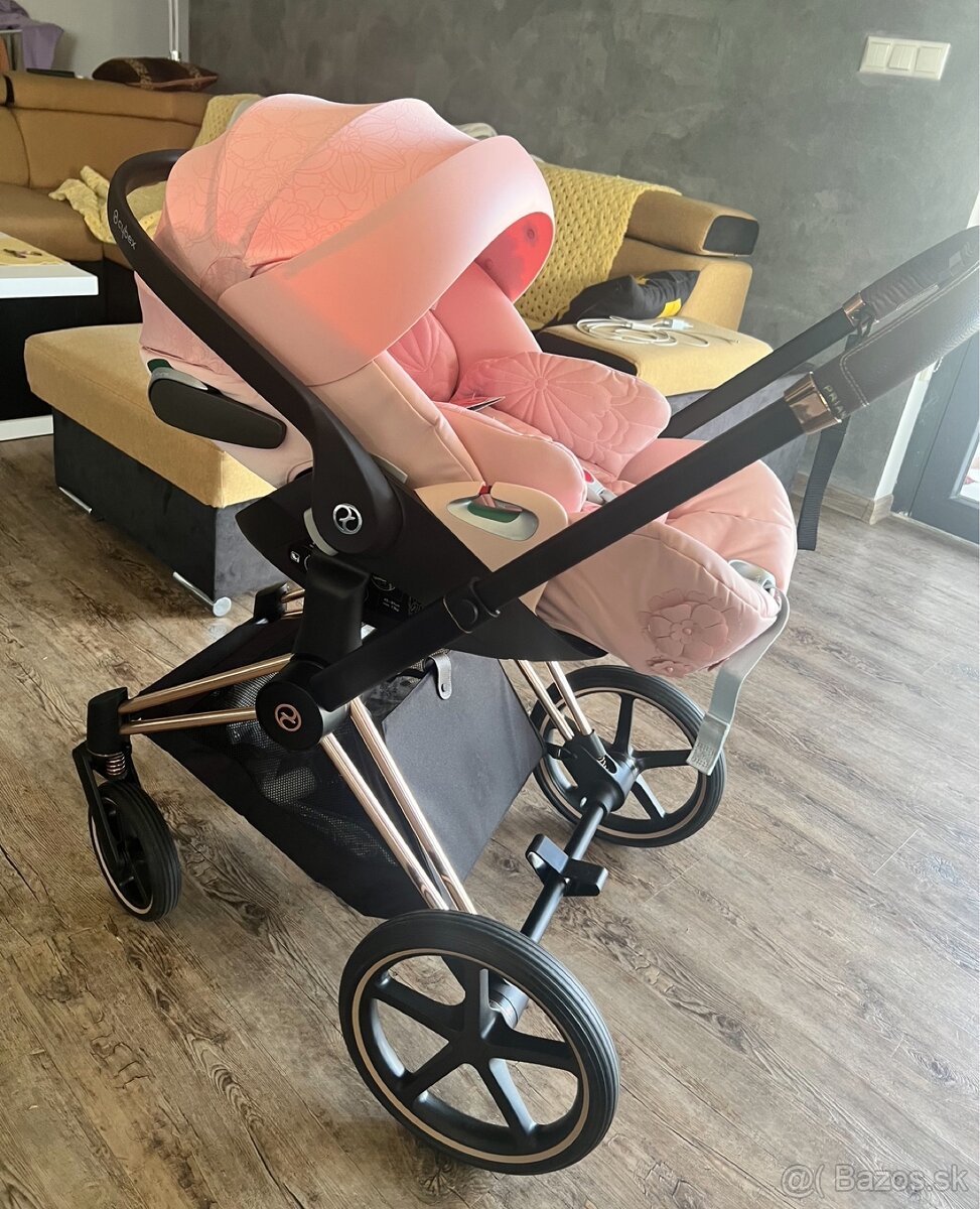 Cybex Cloud i-size Z2 simply flowers light pink