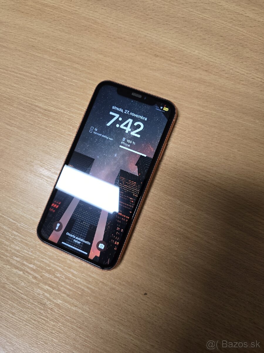 IPHONE XR VO VEĽMI PEKNOM STAVE