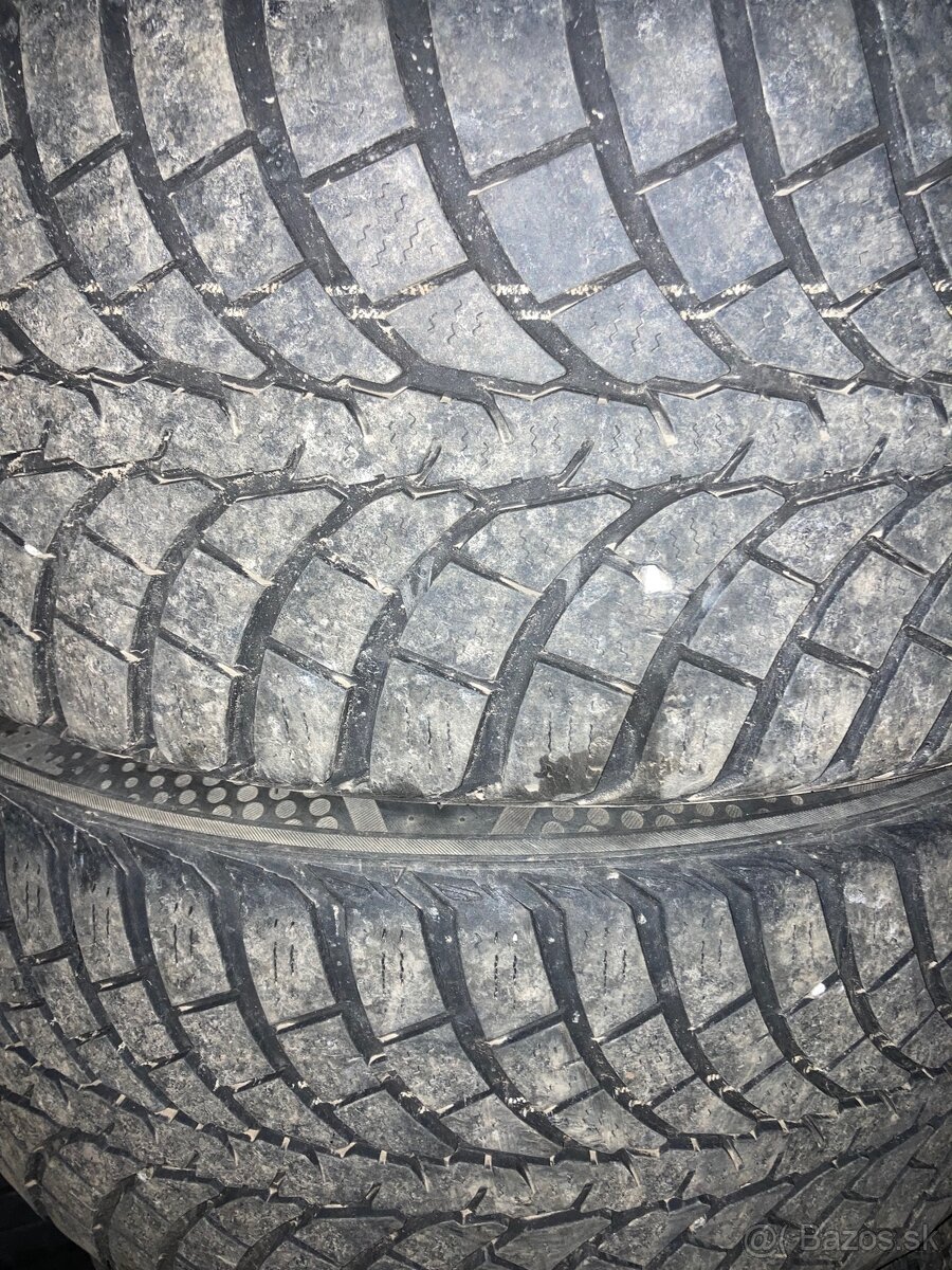 225/45R17