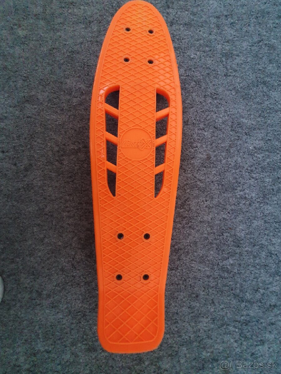 Predám takmer nepouživaný Penny board Urban X