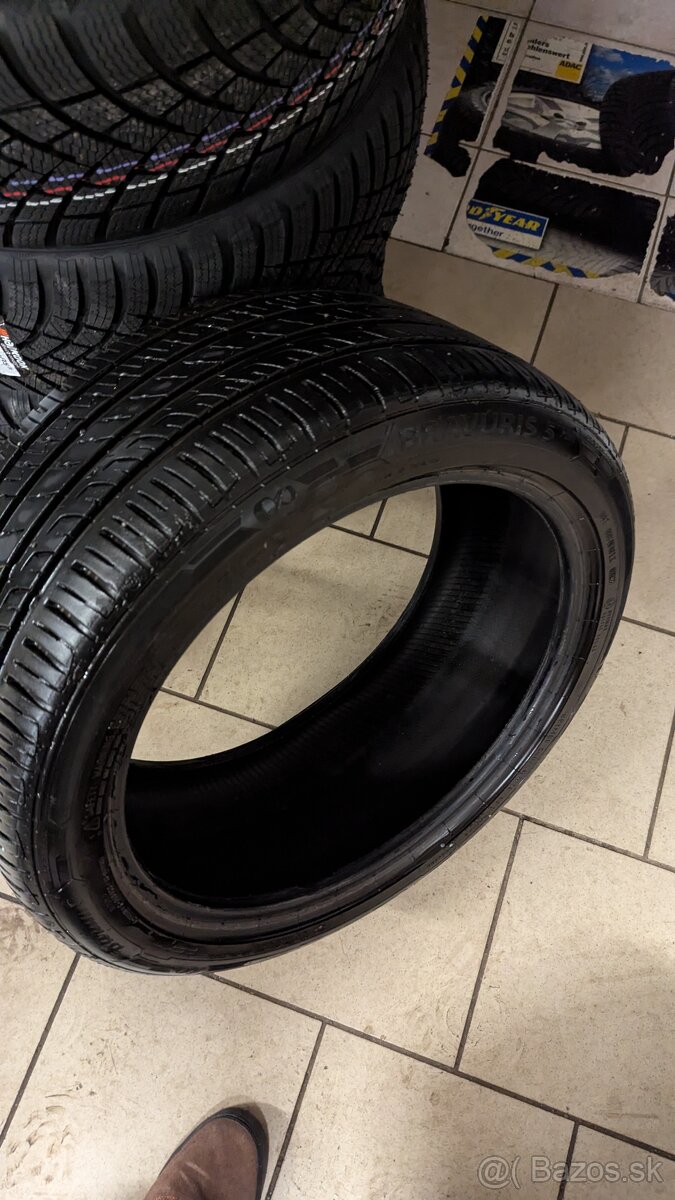 Predam gumy BARUM Bravuris 5 245/40 R18 97Y