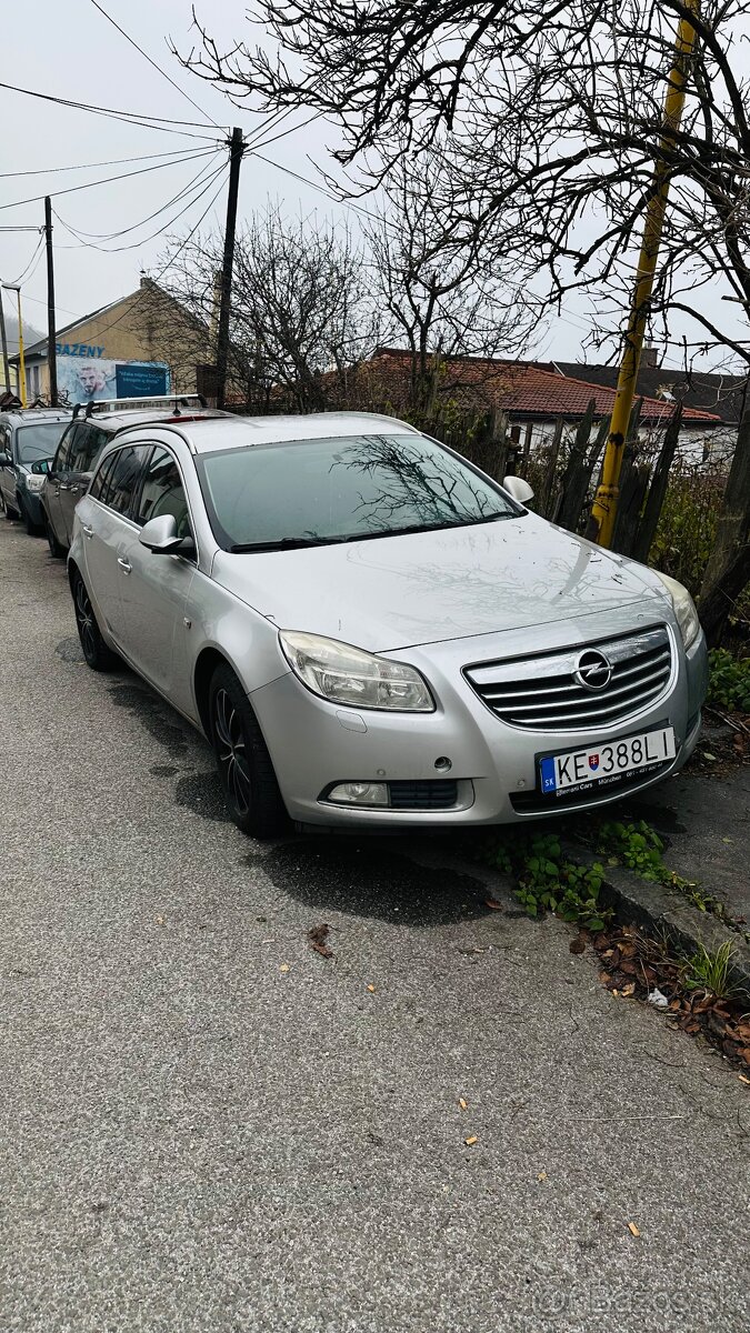 Predám v celku Opel Insignia (nepojazdné)