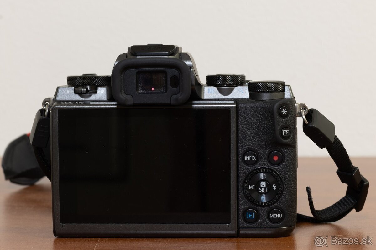 CANON EOS M5