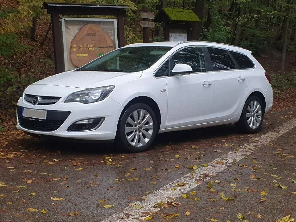 predam vymenim Opel Astra Sport Tourer  inzerat platny