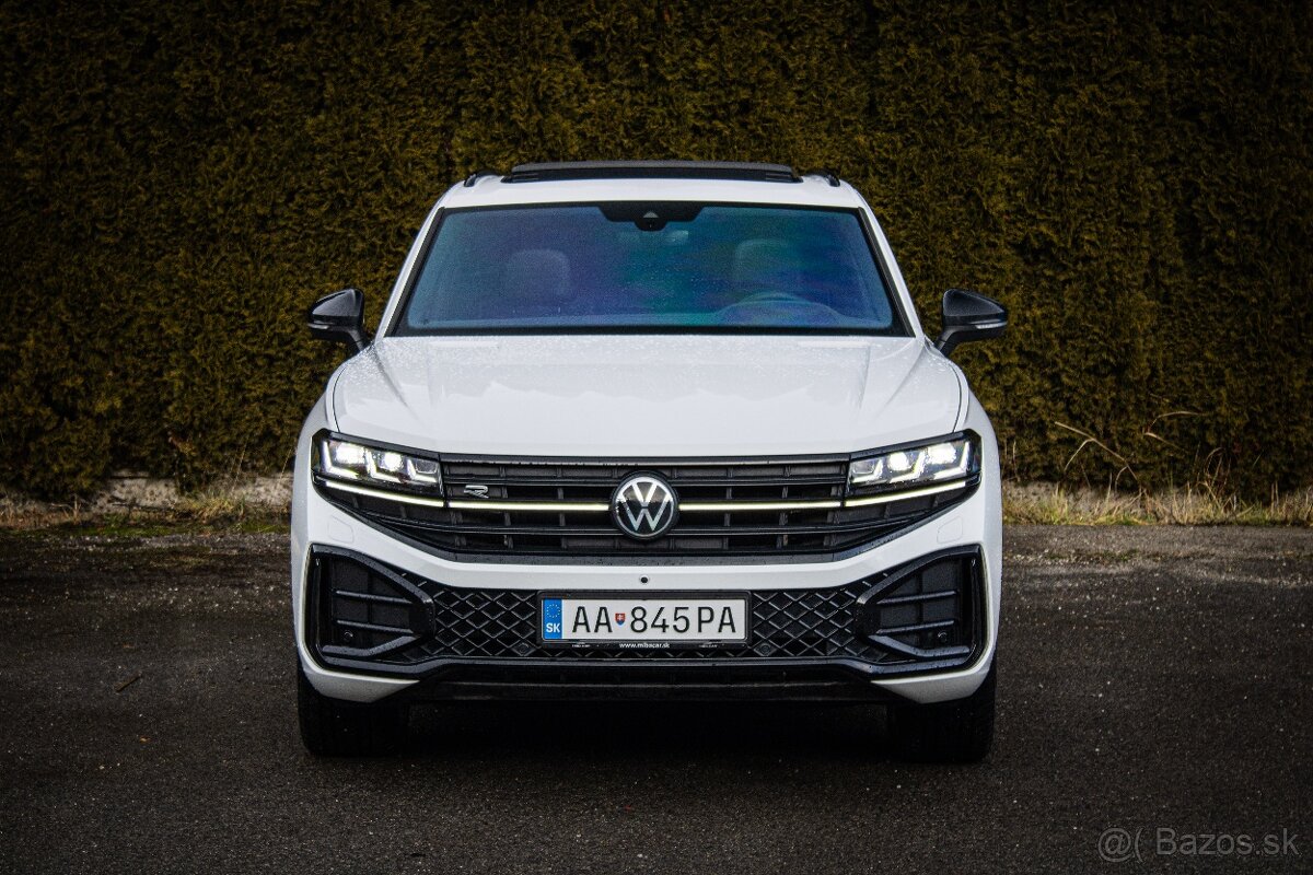 Touareg 3.0 TDI V6 286k R-Line, IQ Light, Pano, Vzduch, DPH