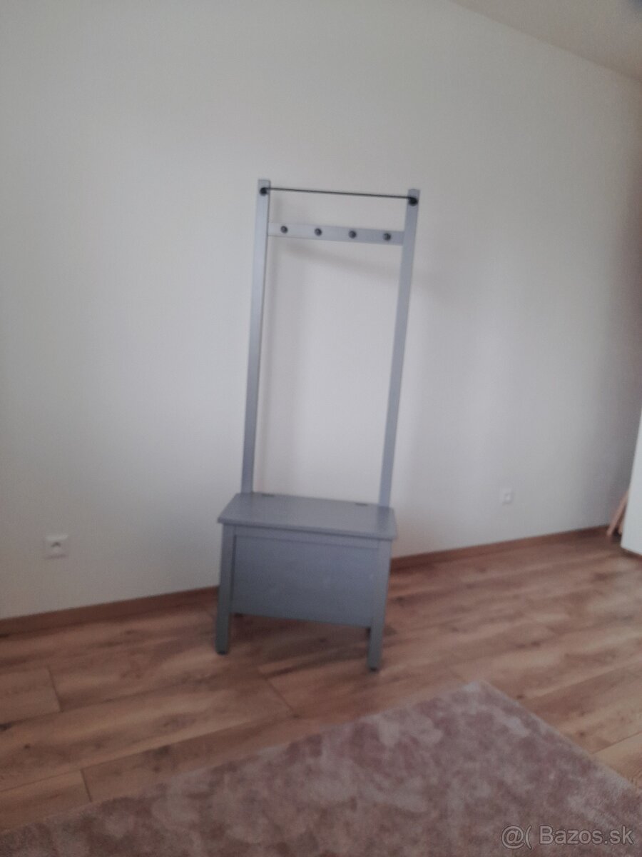 Vešiaková komoda Ikea Hemnes