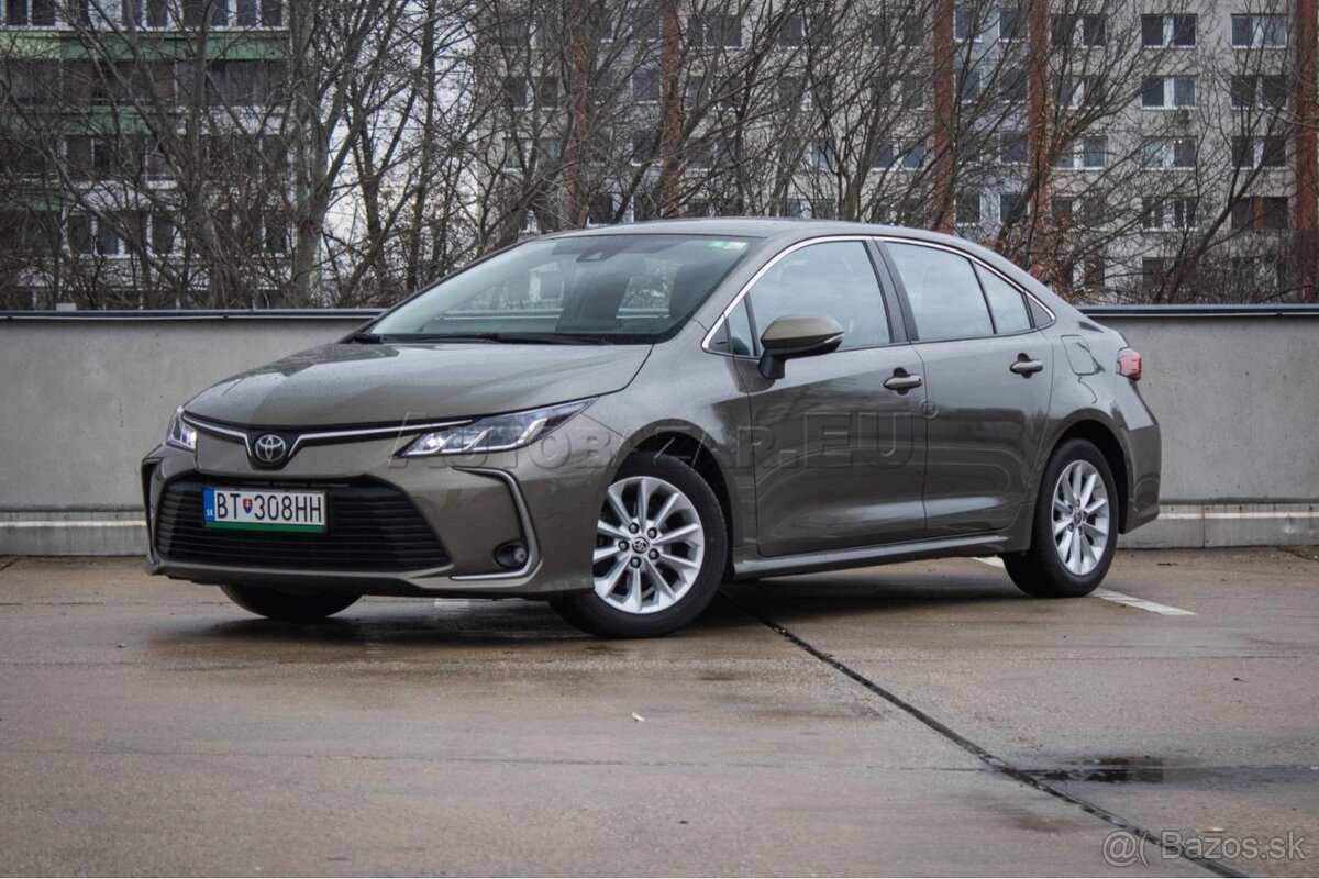 Predám Toyota Corolla sedan 1.5