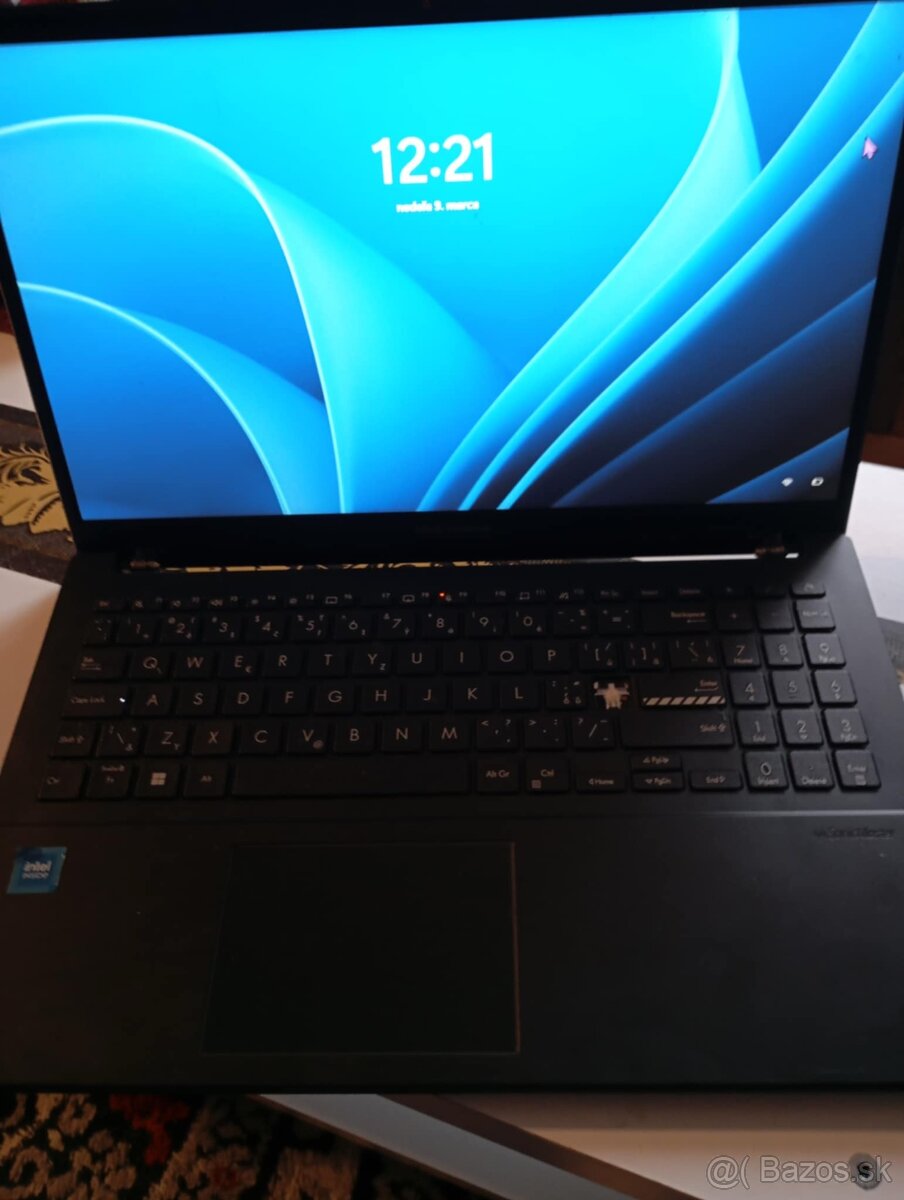 ASUS  VIVOBOOK