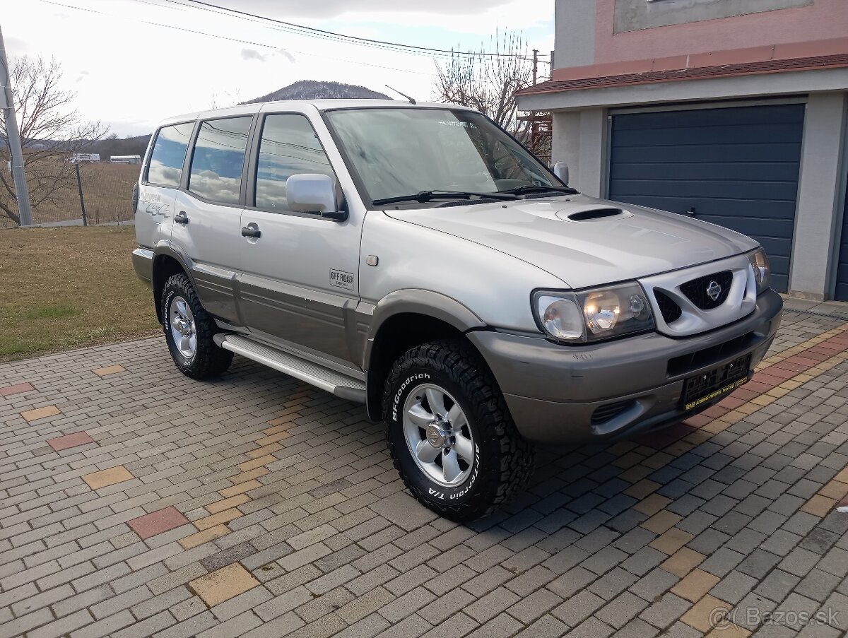 Nissan Terrano II 2.7 tdi Comfort 4x4