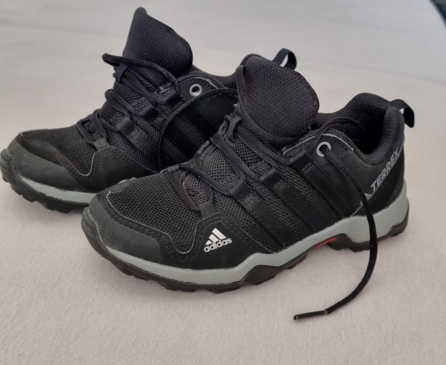 Predám detské tenisky ADIDAS TERREX