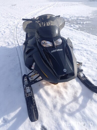 Ski doo mach Z 1000 (r.v.2009)