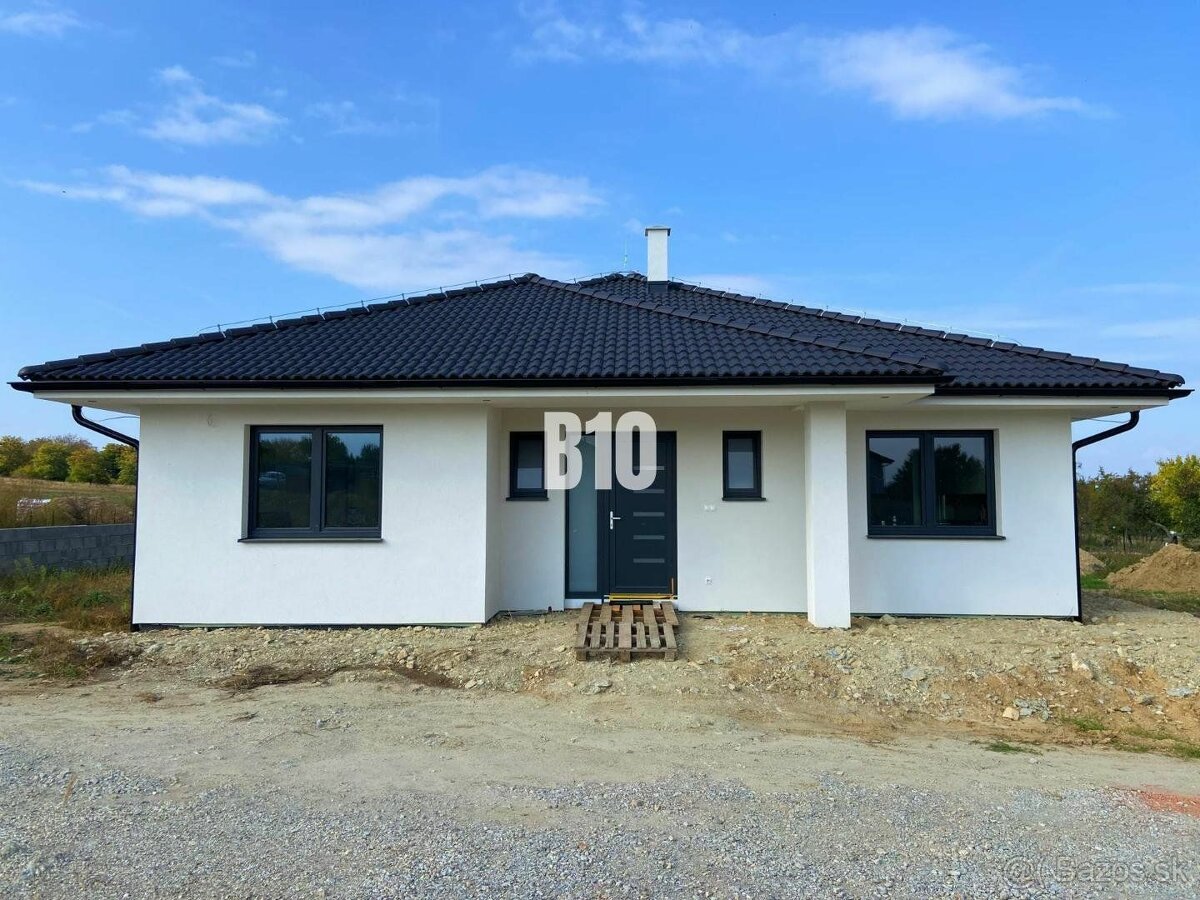 Bývanie pod lesom - 4i bungalov / 661m2 pozemok