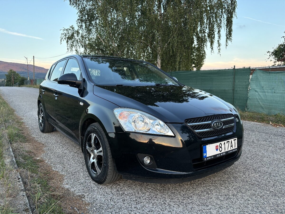 Kia Cee´d 1.4 ( benzín ) Nová STK 139 000 km Kúpené v SR