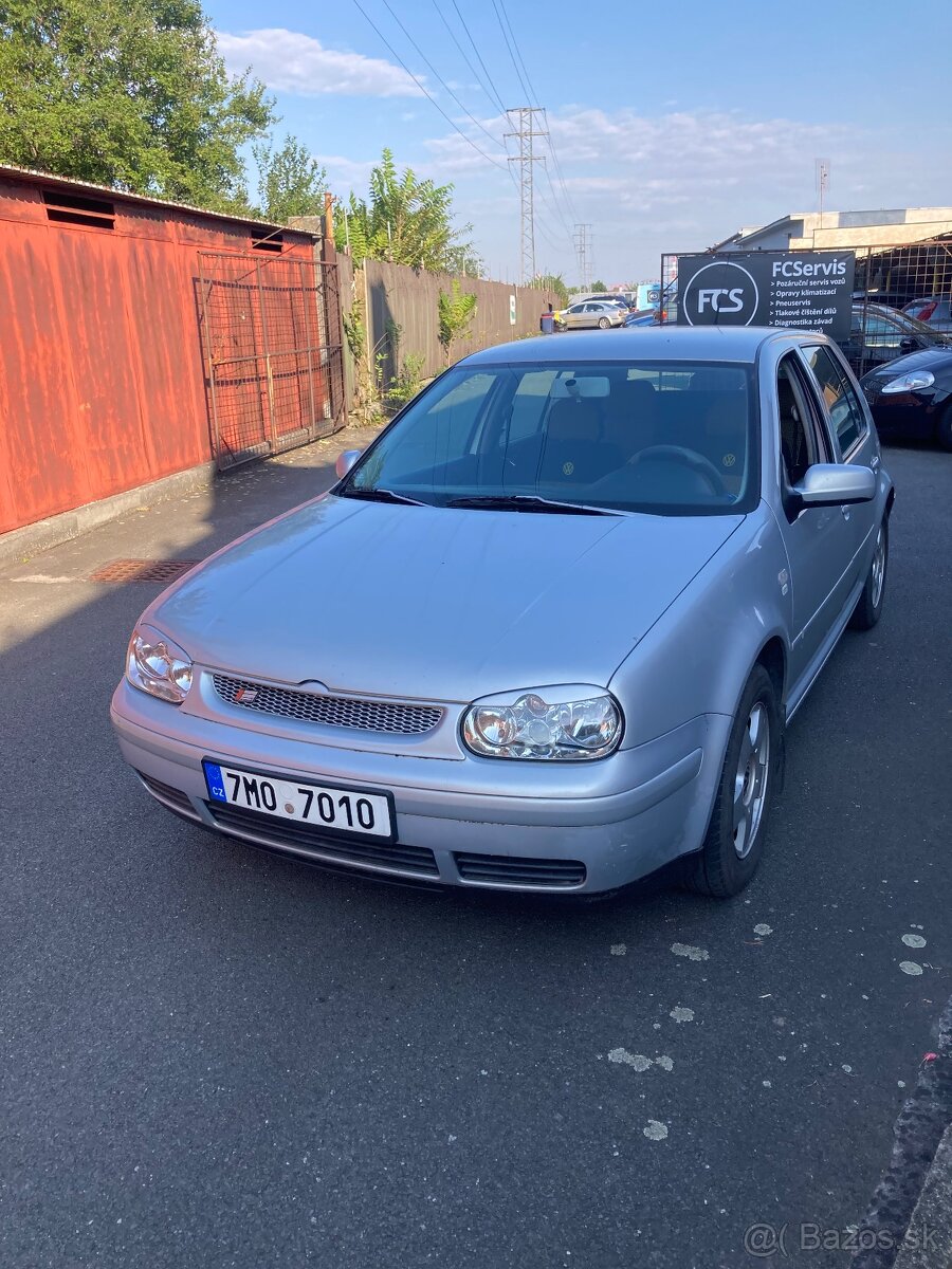 Vw golf 1.6i 74kw TOP STAV