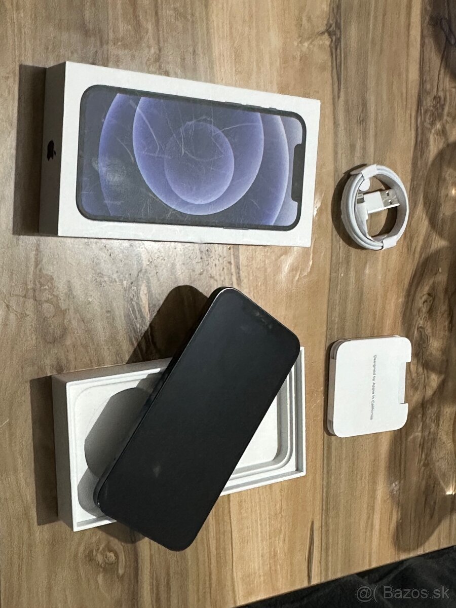 Predám Apple iPhone 12 64GB Black Malé známky opotrebovania