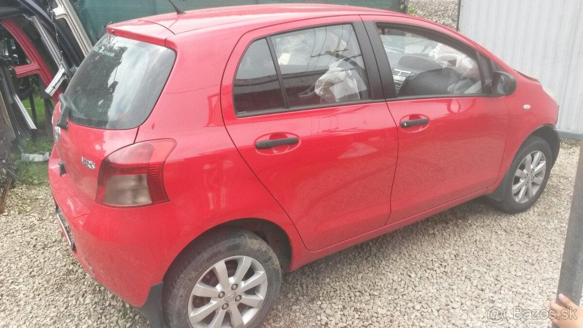 Predám náhradné toyota Yaris 2005-2012