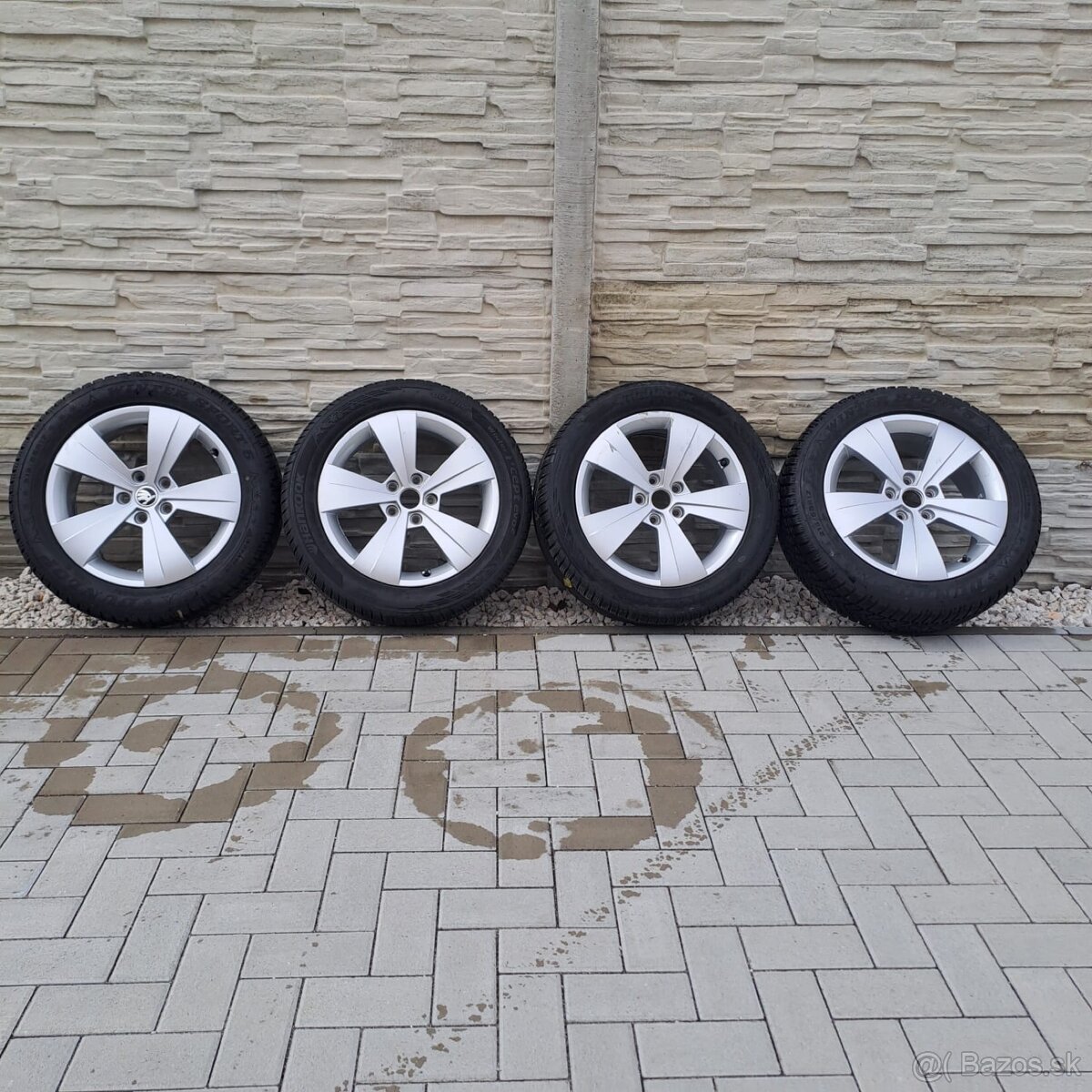 4.Predám elektróny Škoda 215/55 R17 Zimné 5x112