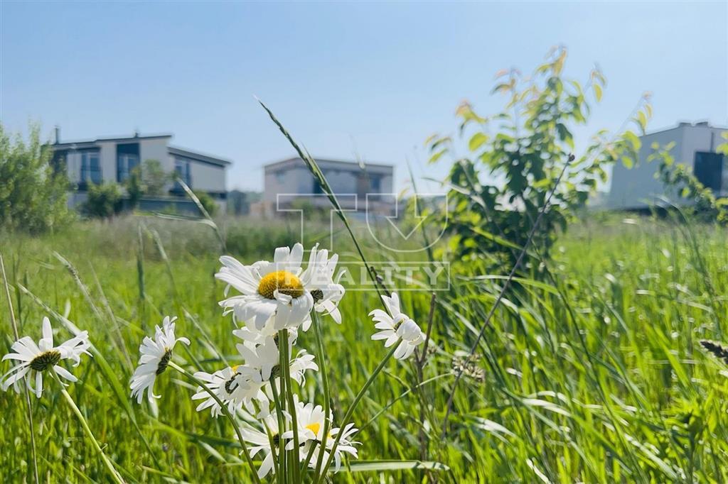 TUreality ponúka na predaj pozemok 2 km od centra Piešťan