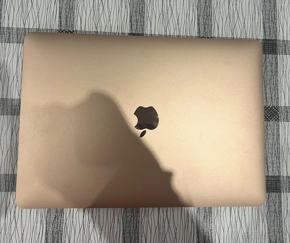 MacBook Air 13 M1 gold