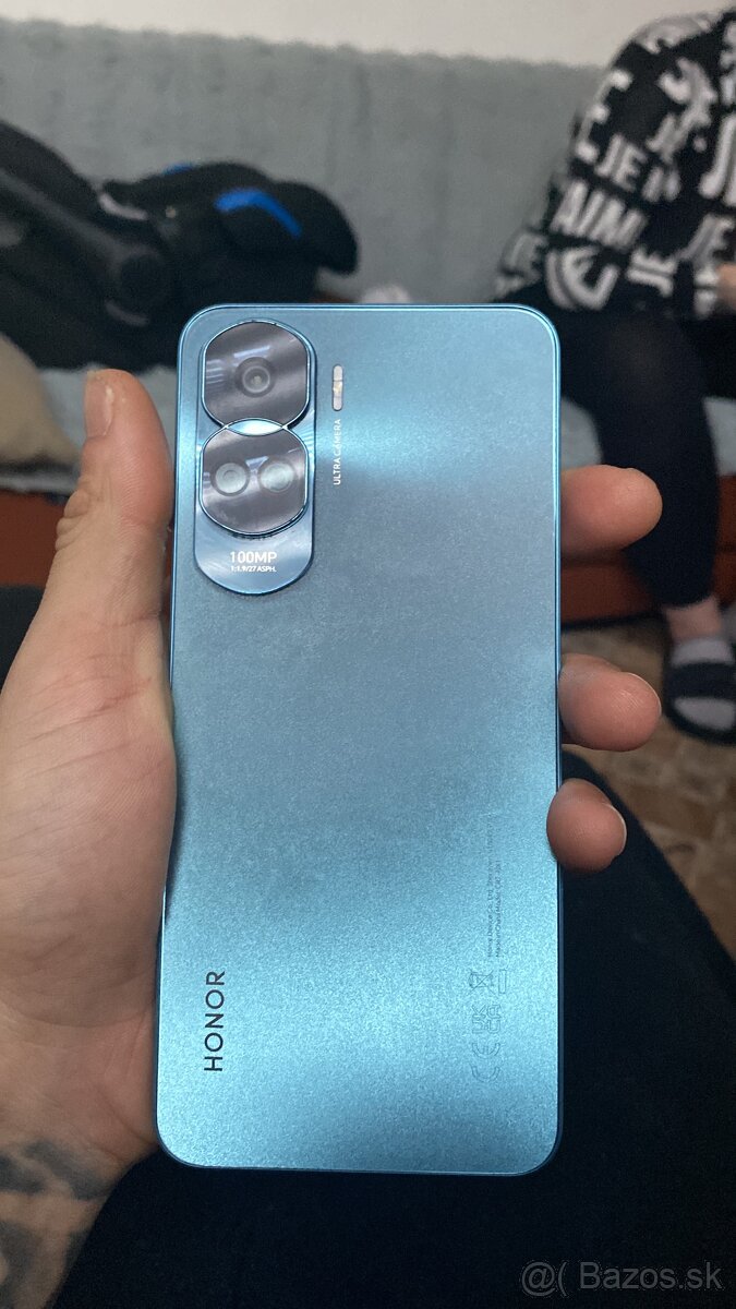 Honor 90