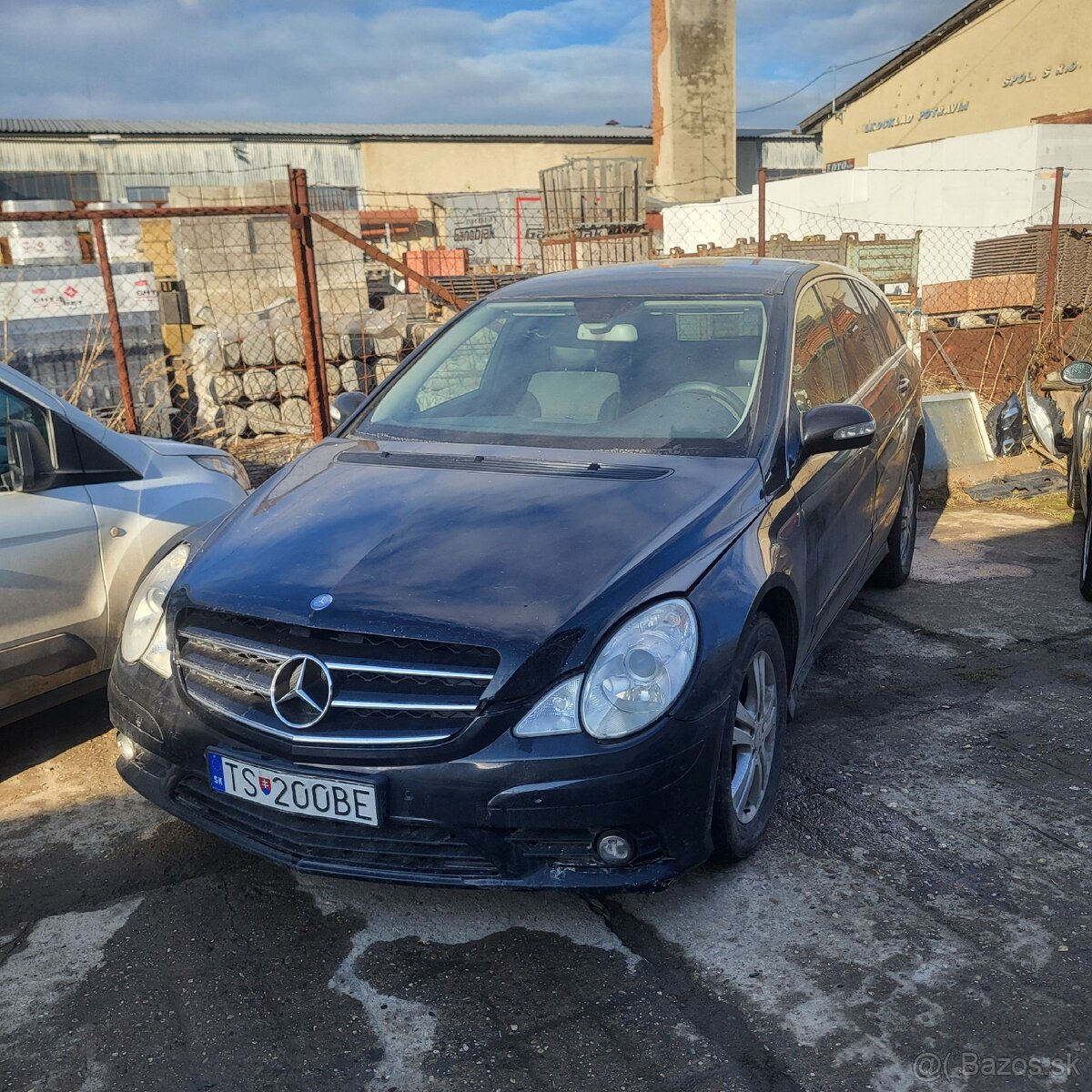 Mercedes r-class