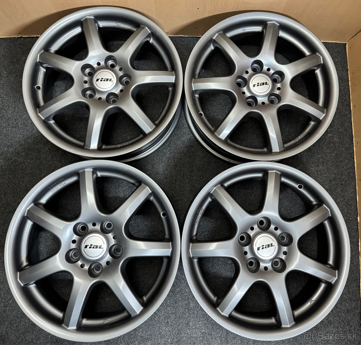 5x114,3 R16 Rial ET 45 vo farbe antracit porshe