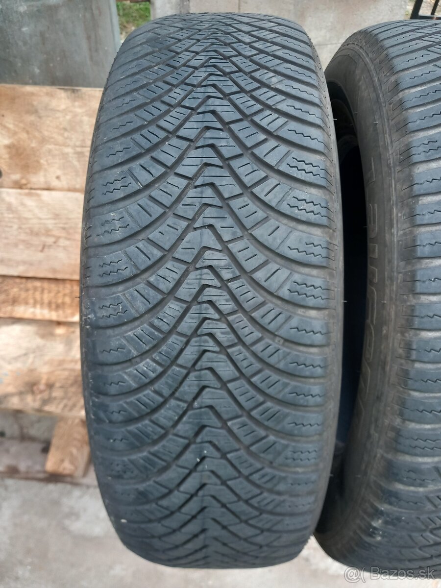 Zimne pneumatiky 215/65R16