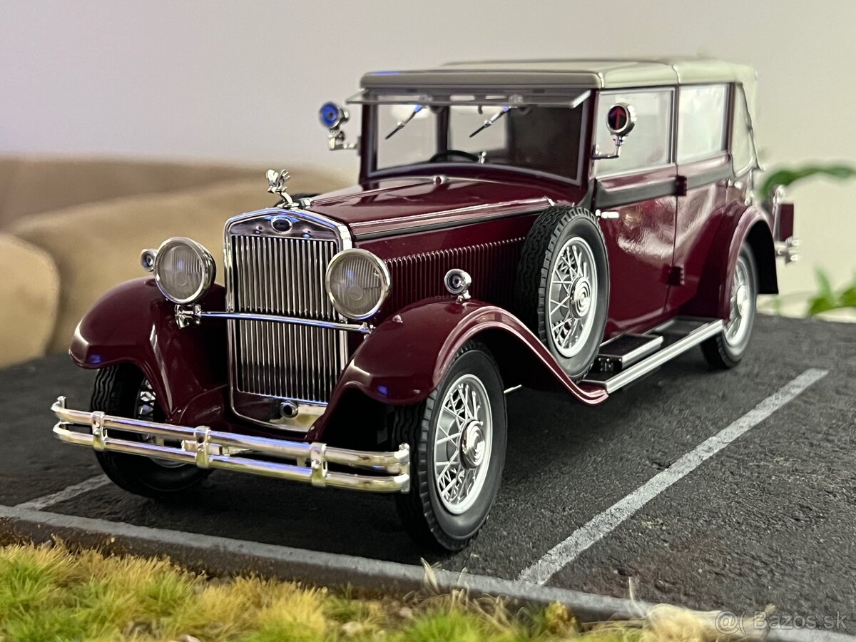 1:18 1932 ŠKODA 860 Cabriolet Closed - Burgundy - ABREX