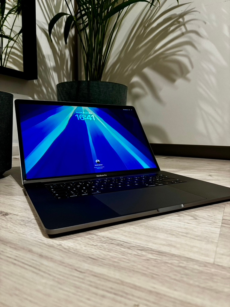 Predám/Vymením MacBook Pro 15” (2019)