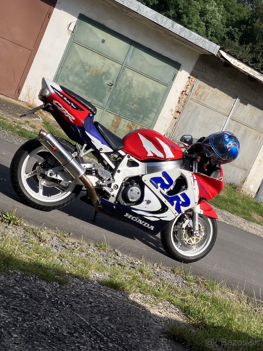 Honda cbr 900rr