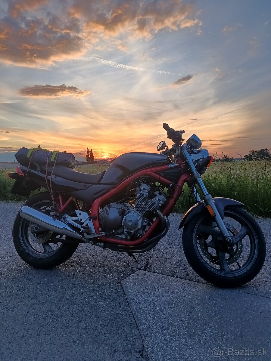 YAMAHA XJ 600