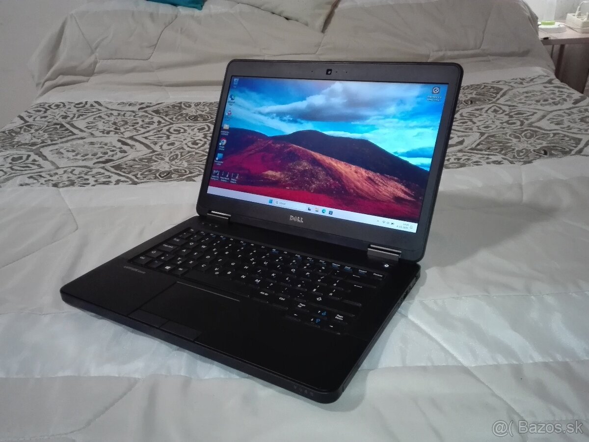 Dell E5440. Intel i5. 6 GB. 500 GB. 14"HD. Baterka velmi dob