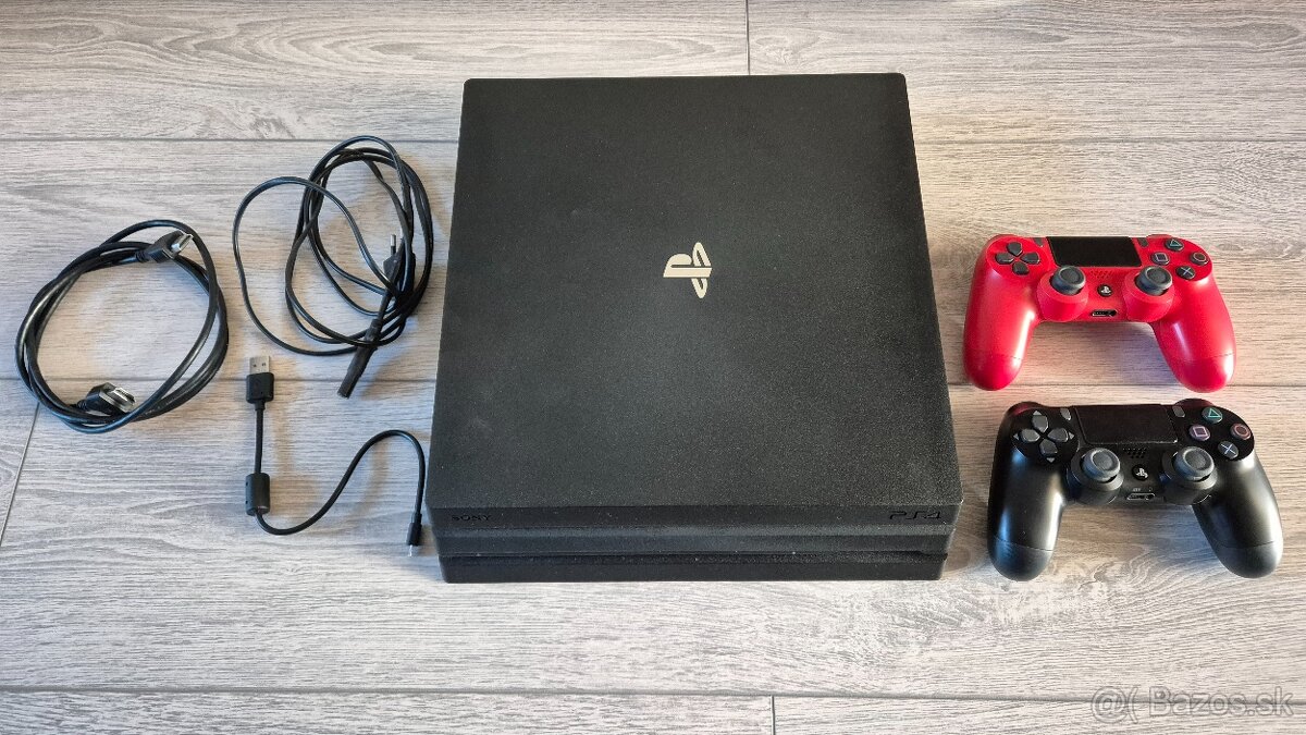 PS4 PRO 1TB + 2x Joystick