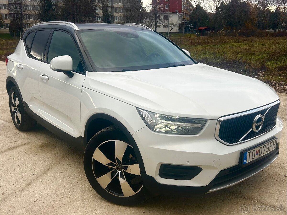 VOLVO XC40 MOMENTUM D3 AUTOMAT