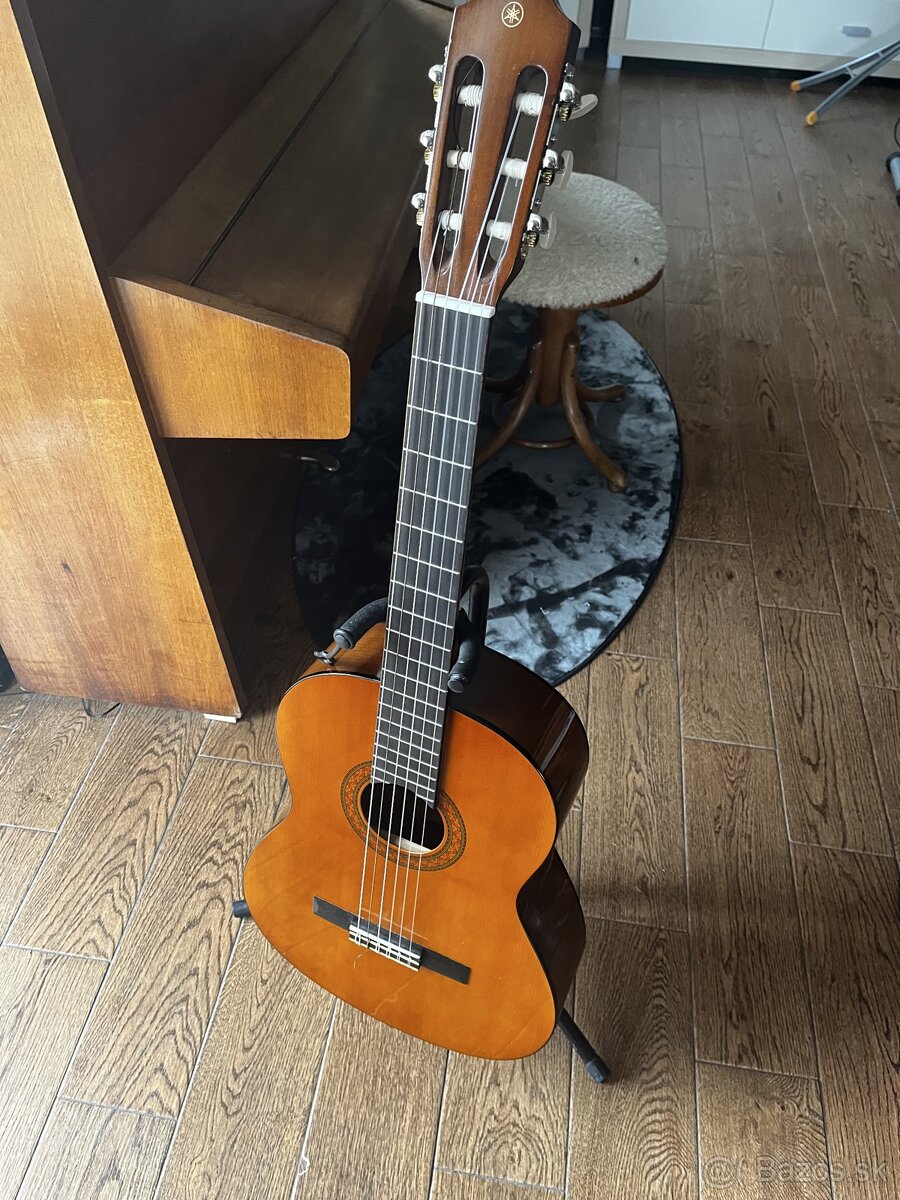 Gitara YAMAHA klasická