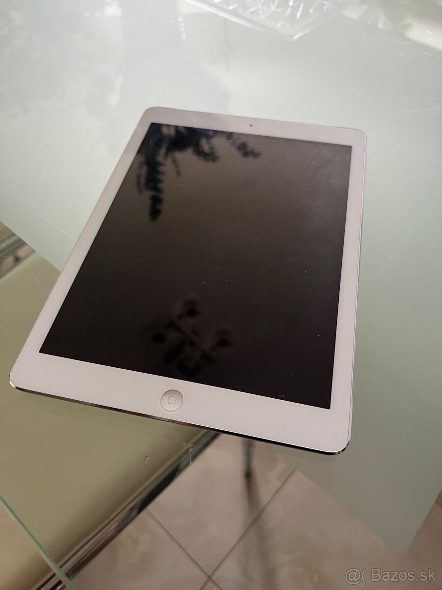 Predám Apple Ipad 9,7" s integrovaným modemom