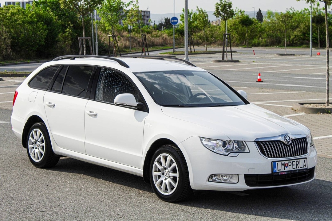 Škoda Superb Combi 2.0 TDI PD Ambition DSG