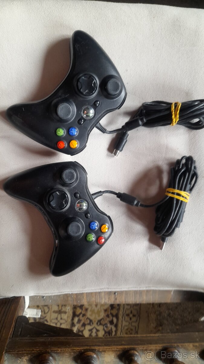 Xbox 360 ovládače-2kusy za 40eur