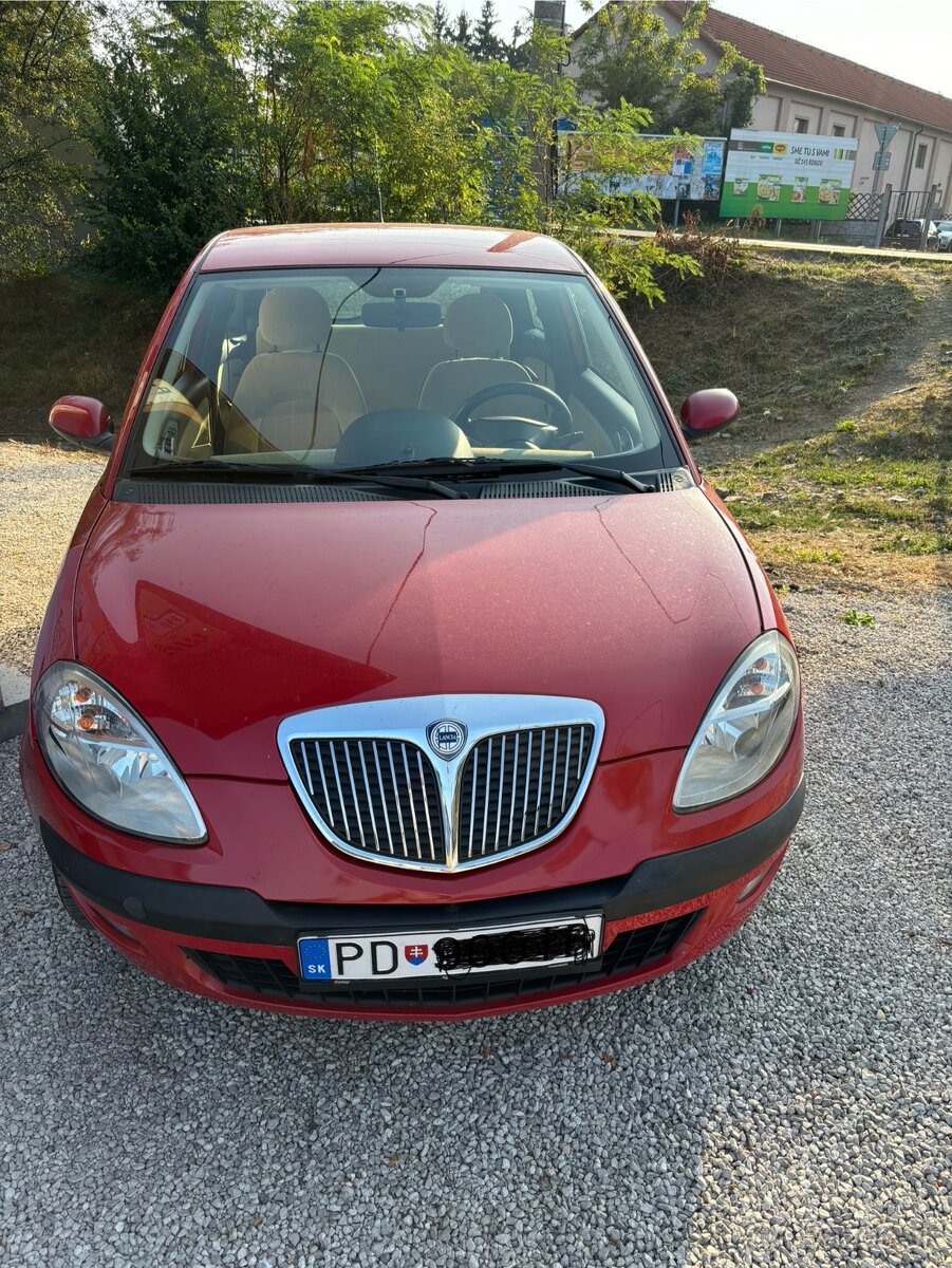 Lancia ypsilon