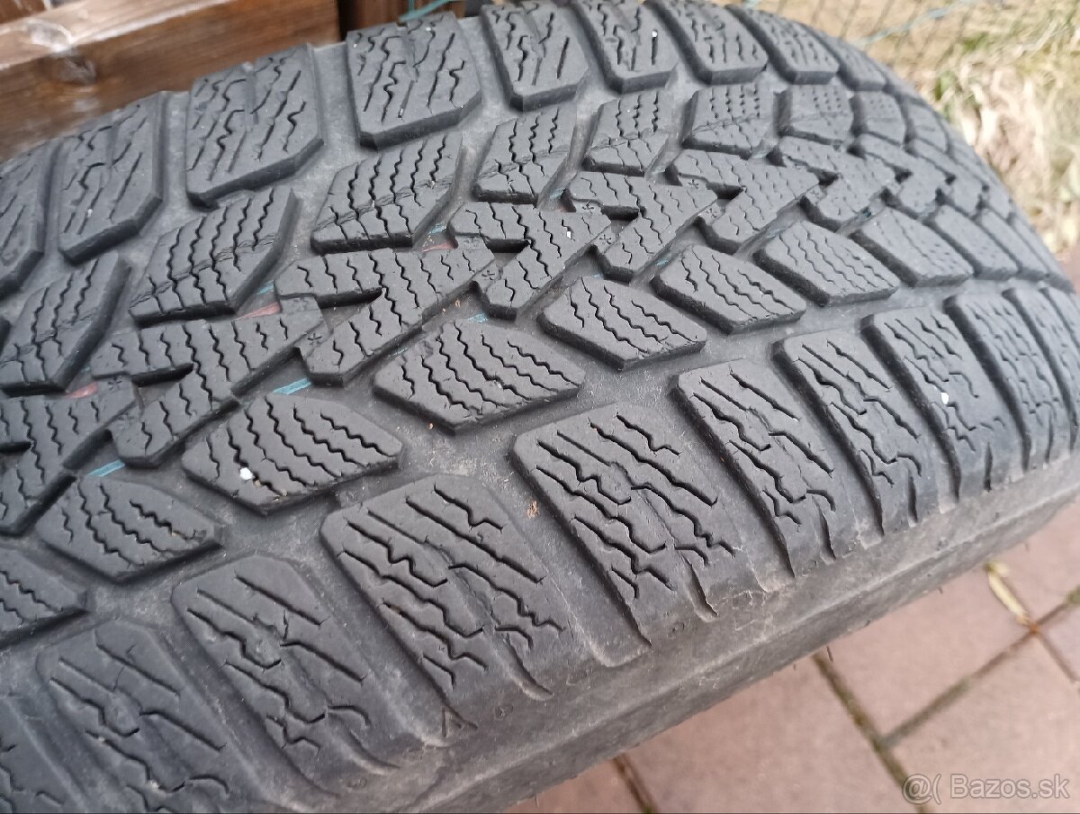 4 x Dunlop Winter response 195/65R15 na plechových diskoch