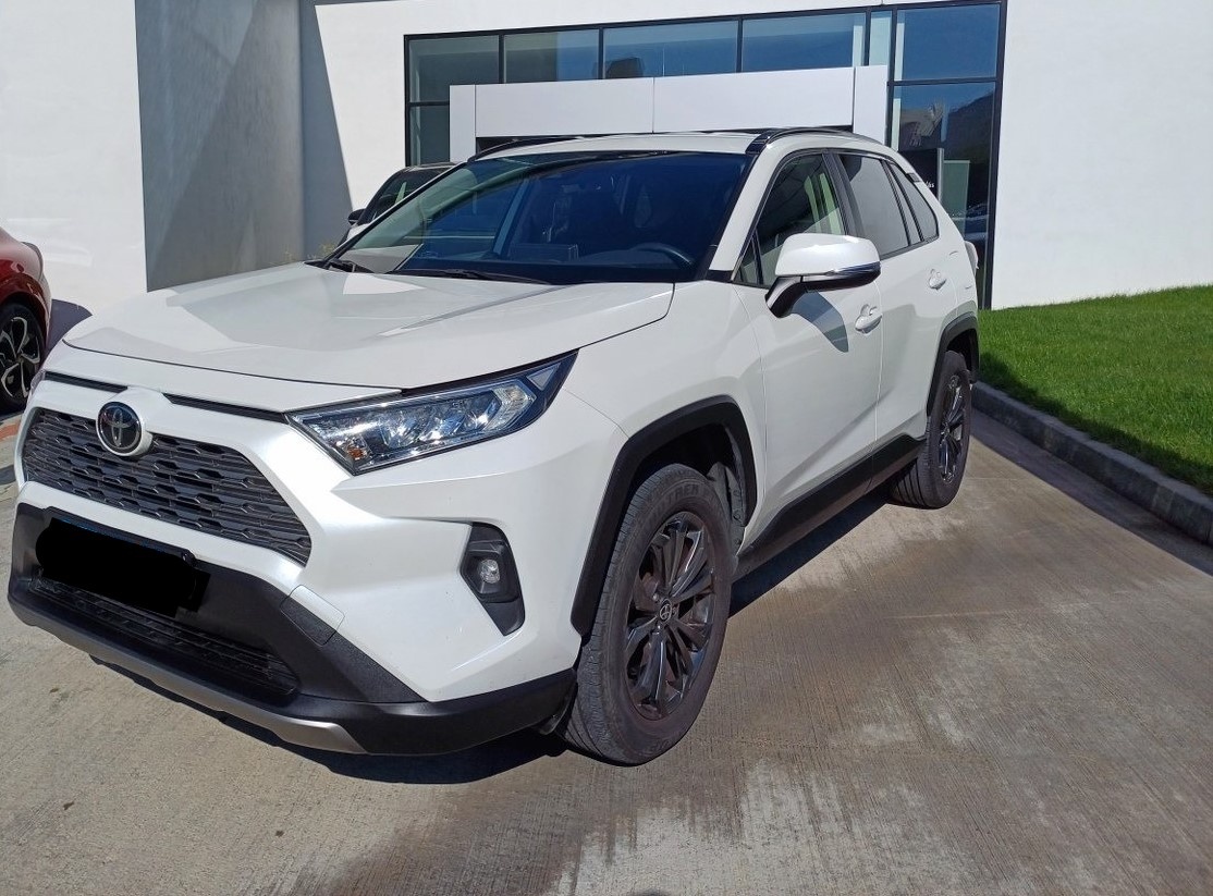 Predám  TOYOTA RAV4 AWD